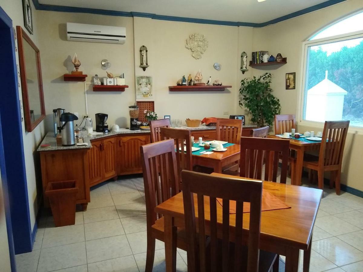 Drake Inn Puerto Villamil Εξωτερικό φωτογραφία